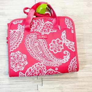 New Vera Bradley Lighten Up Hanging Travel Organizer Raspberry Bandana Vacation